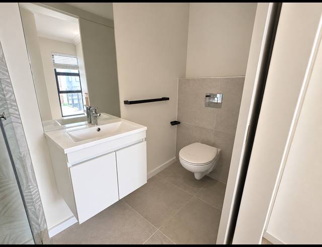 2 BEDROOM APARTMENT TO LET IN TABLE VIEW